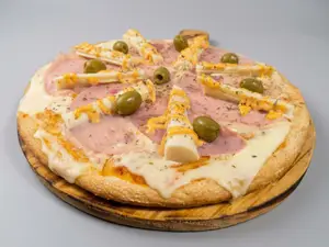 Pizza palmitos con jamón