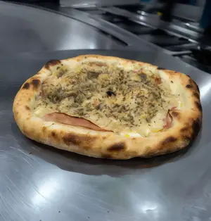 Pizza Fugazzeta & Jamon