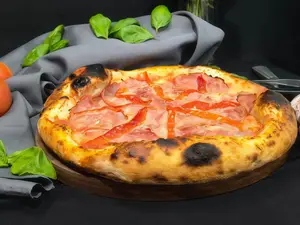 Pizza jamón y morrones