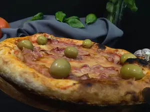 Pizza panceta y provolone