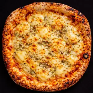 Pizza provolone