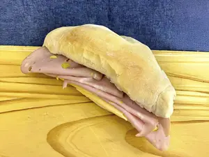Sándwich Jamón Y Gruyere
