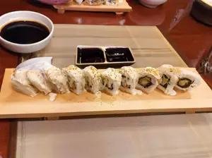 Yakito roll (10 piezas)