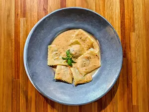 Raviolones de salmón