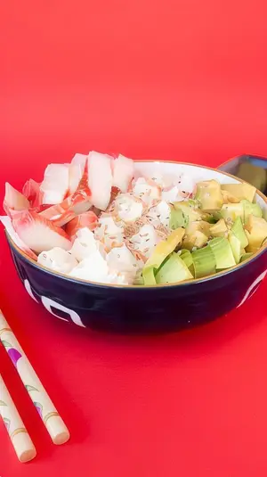 Salad sushi de kanikama