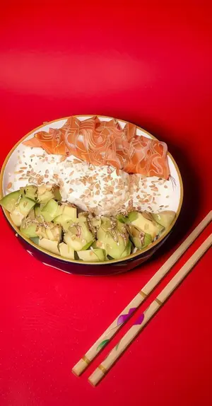 Salad Sushi De Salmón