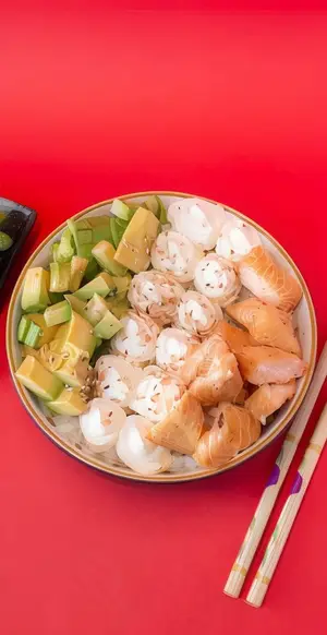 Salad Sushi De Salmón Panizado