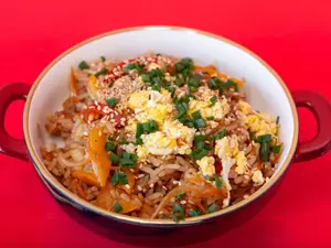 Yakimeshi Carne
