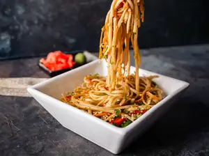 Yakisoba Pollo