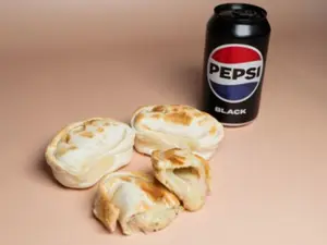 3 empanadas a elección + gaseosa