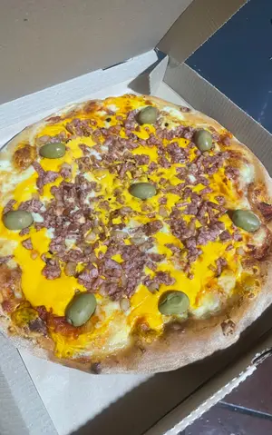 Cheddar y panceta.