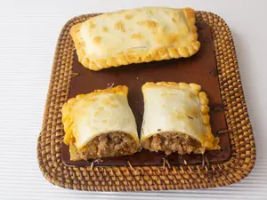 Empanada de carne picante