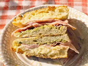 Focaccia jamón & mozzarella