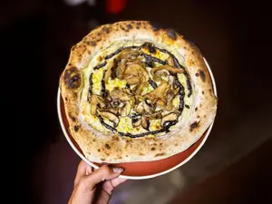 Funghi E Aglio Nero