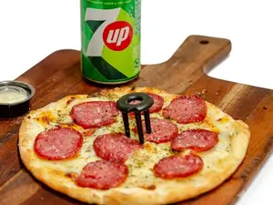 Pizza ind calabresa + dip + lata
