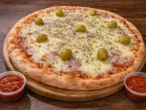 Pizza grande de jamón + 2 salsas