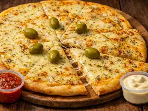 Pizza grande muzzarella + 2 salsas