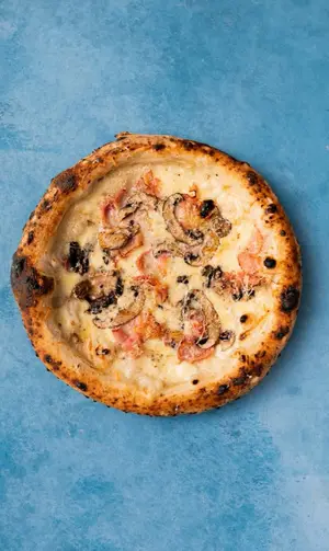 Pizza carbonara