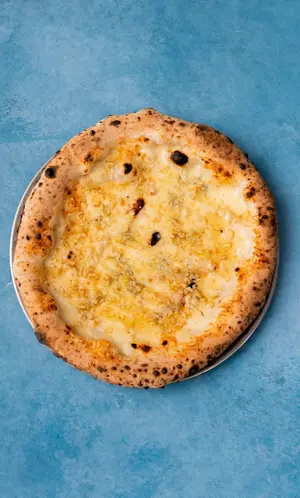 Pizza quattro formaggi