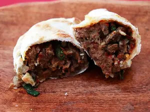 Empanada de carne picante
