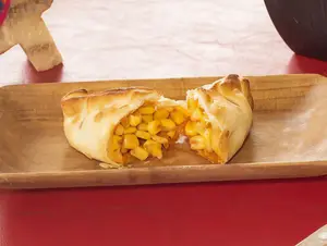 Empanada de choclo y cebolla