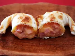 Empanada de jamón y queso