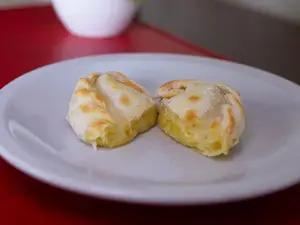 Empanada de queso y cebolla