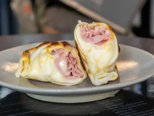 3 empanadas