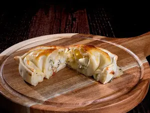 Empanada queso y cebolla