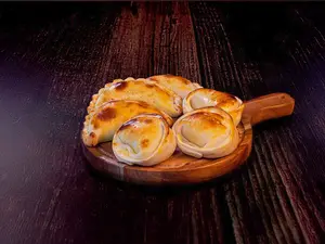 Media docena empanadas