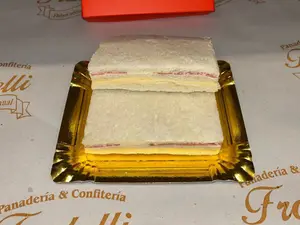 Triple Queso Y Salame