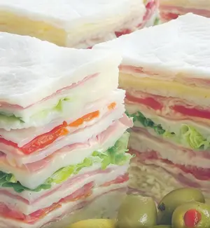 Triple de jamón lechuga huevo