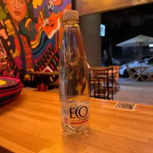 AGUA CON GAS