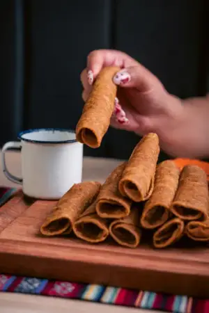 FLAUTAS DE POLLO 10 UNIDADES
