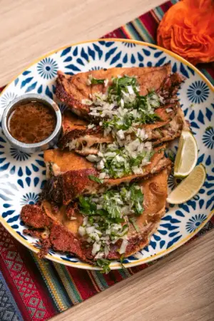 QUESATACOS DE BIRRIA X 4 UNIDADES