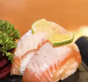 NIGIRI HOT SALMON