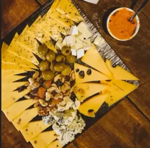 Picada Quesos y Frutos Secos