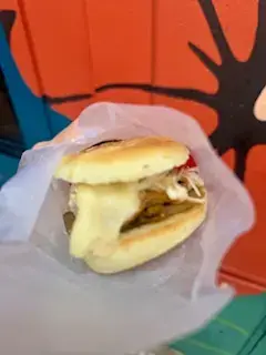 SANDWICH DE BONDIOLA BRASEADA