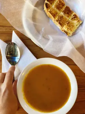 SOPA DE 500cc + MINI ENSALADA
