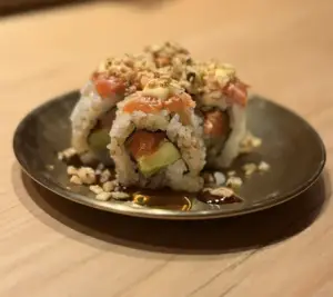 Roll Trucha Aburi Spicy y Tare (x4)