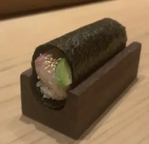 Temaki Pesca Blanca y palta y sésamo