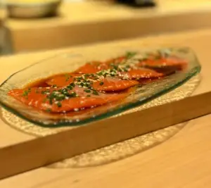 (TR) Sashimi Trucha y sesamo ponzu (x4)