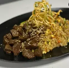 YAKIMESHI DE CARNE