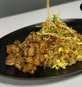 YAKIMESHI DE POLLO