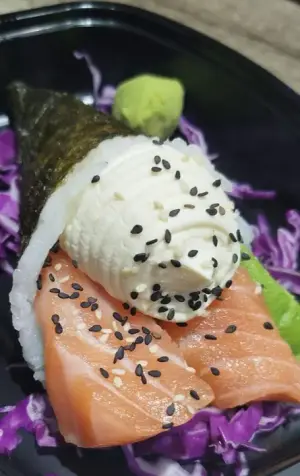 temaki salmon