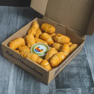 24 mini tequeños