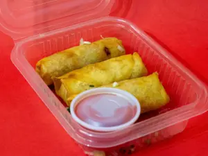 Rollitos primavera (3 ud) jamón