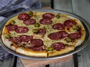 Pepperoni congelada