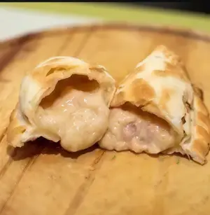 Empanada caprese