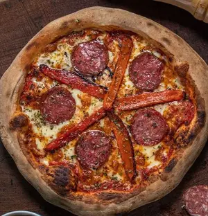 Pizza calabresa